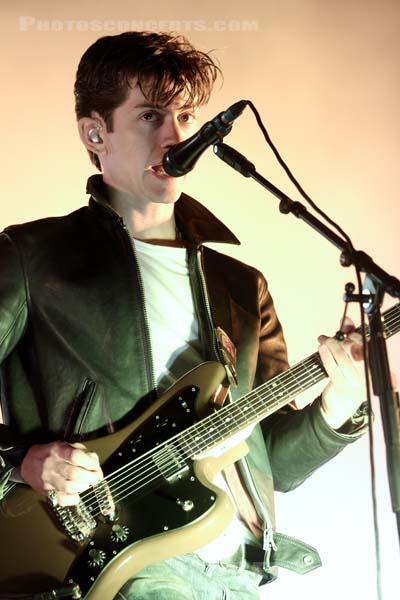 ARCTIC MONKEYS - 2011-08-27 - SAINT CLOUD - Domaine National - Grande Scene - 